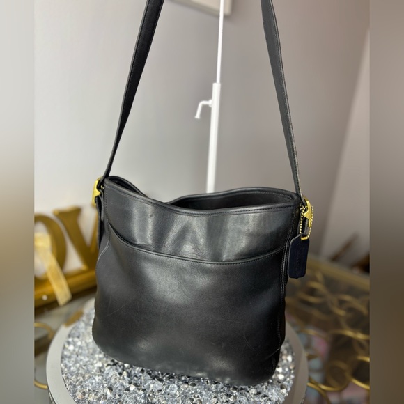 Coach Handbags - Coach 1999 vintage Chelsea Hobo EUC